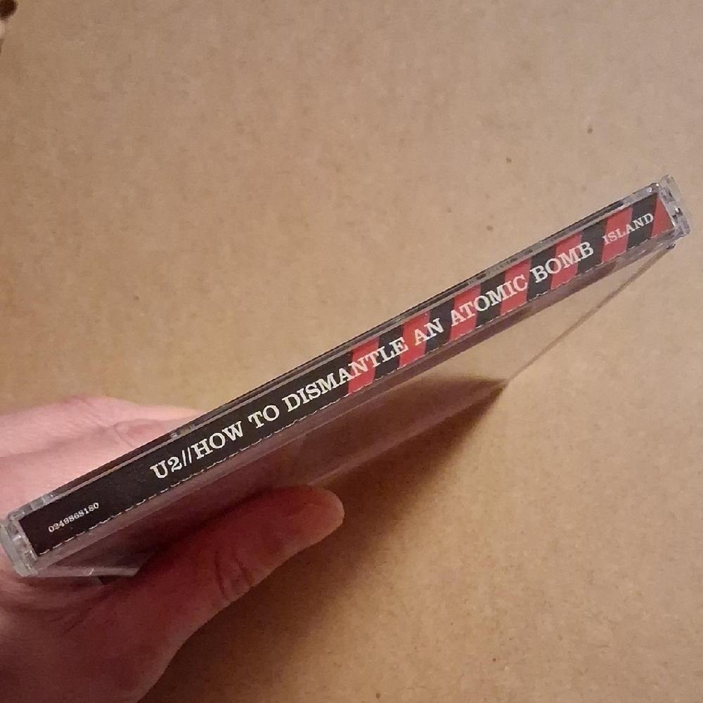 U2 "How to Dismantle an Atomic Bomb" CD/DVD & "War" CD - Picture 7 of 13